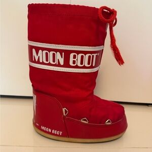 Red Moon Boot size US 13,5/2,5
